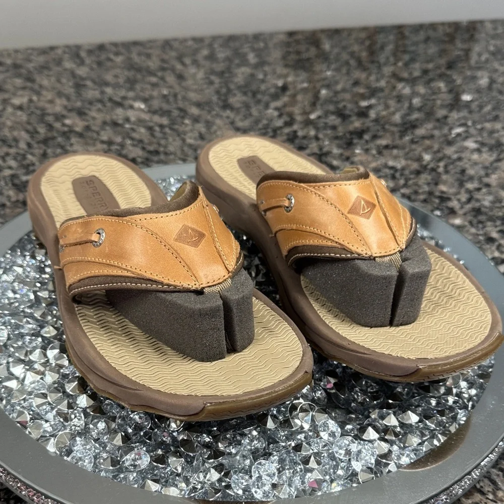 Sperry outer banks leather thongs Flip-Flops NEW M9 W10.5